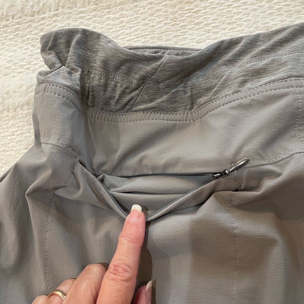 Duluth trading Co grey skort skirt attached shorts stretch women’s size 14 - Picture 8 of 14